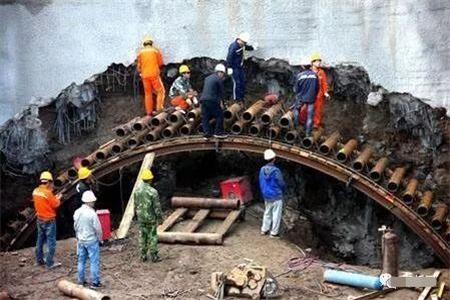 葫芦岛隧道钢花管支护案例